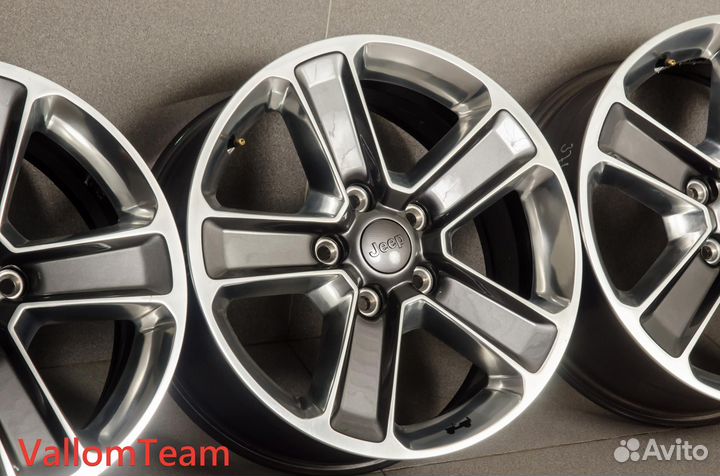 Лот UP31363331 Оригинальные 18-е диски jeep