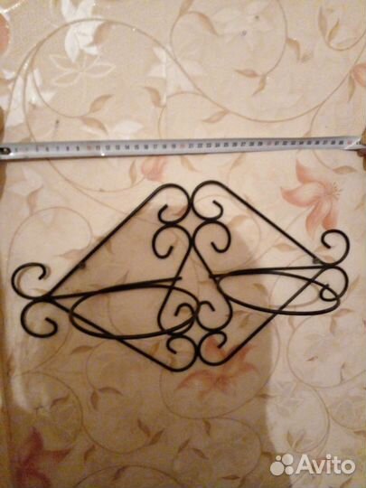 Настенная подставка для цветов