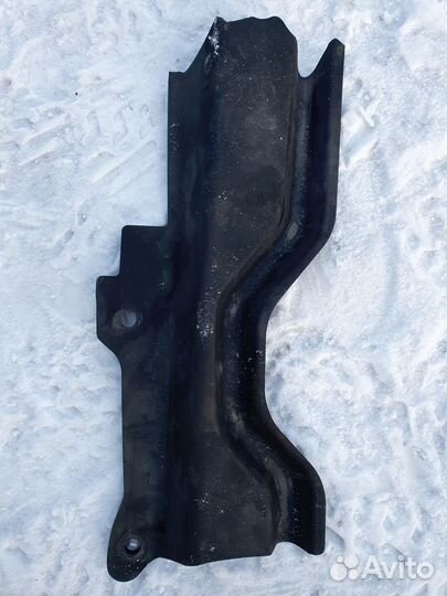 Экранная защита кронштейна подножки Scania 1529886