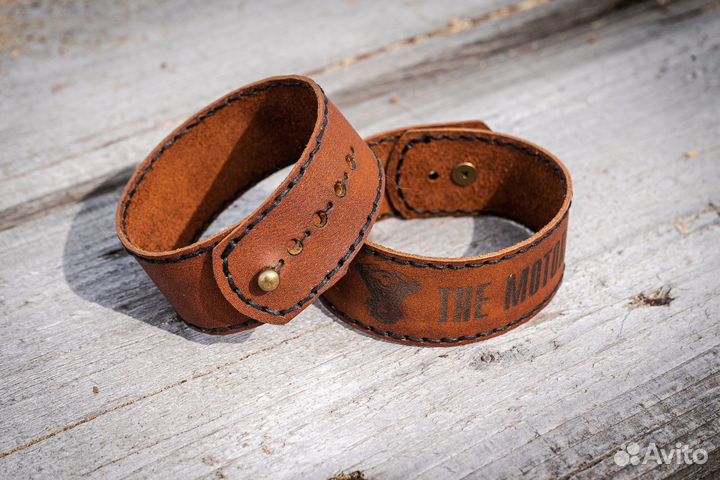 Кожаный браслет мерч группы The Motors прошитый