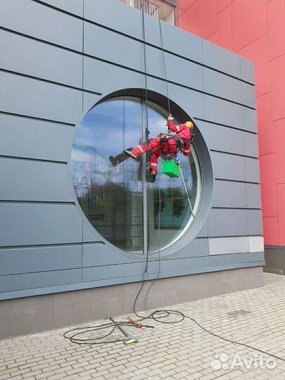 Промышленный альпинизм мойка, подъем груза