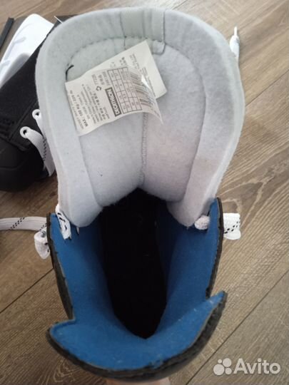 Новые коньки размер 37 с сумкой-чехлом