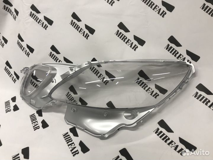 Левое стекло фары Lexus GS s190 2004-2011