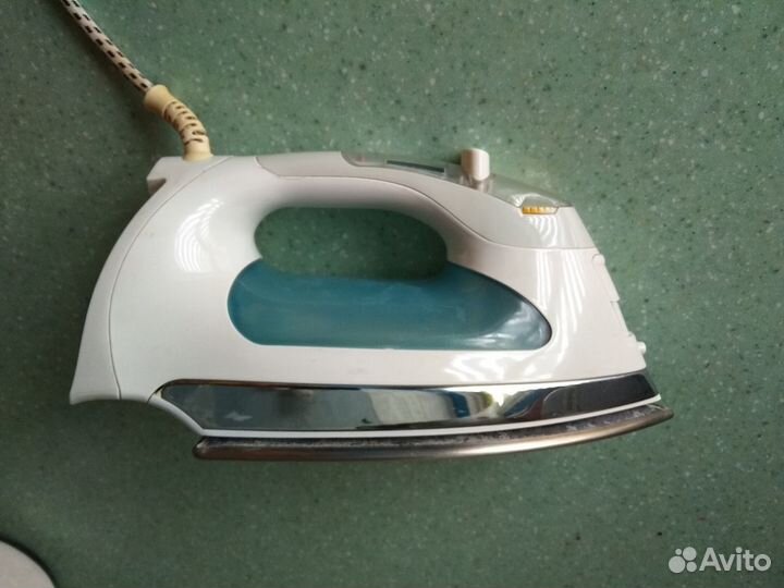 Утюг sanyo модель A-B17/B
