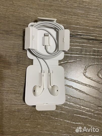 Наушники для iPhone 7, 8, X, 11, 12 с Lightning