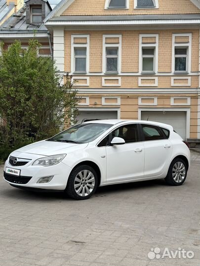 Opel Astra 1.4 МТ, 2011, 200 000 км