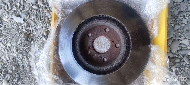 Тормозные диски на toyota camry 50 (оригинал)