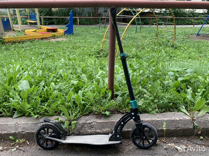 Самокат Giro 210