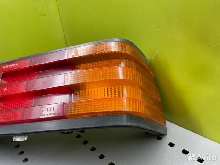 Фонарь задний правый Mercedes-Benz 190E W201 OM601