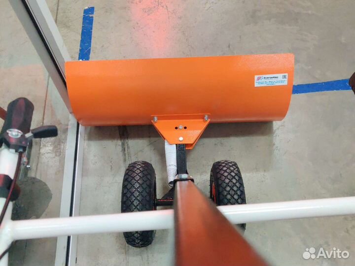 Поворотная лопата Электромаш для снега