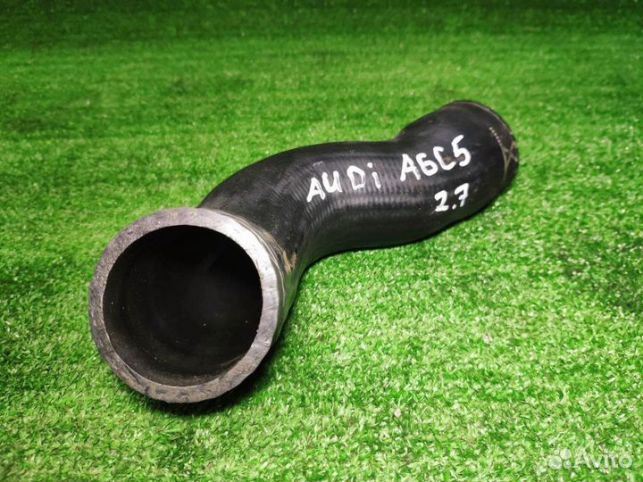 Патрубок интеркуллера турбины прав Audi A6 C5 2.7