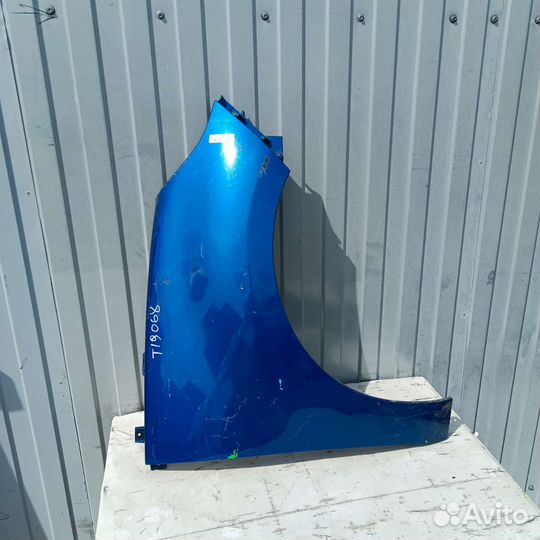 Переднее правое крыло Renault Scenic 3