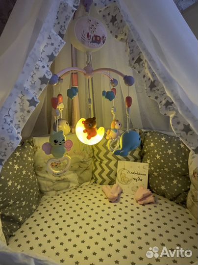 Мобиль в кроватку с проектором музыкальный