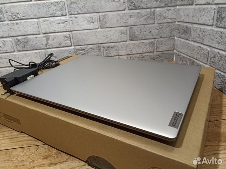 Ноутбук Lenovo IdeaPad 1 14IGL05