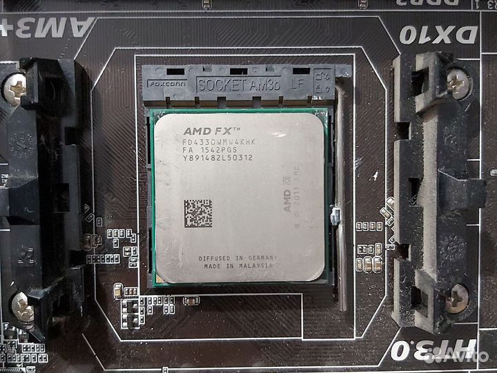 Материнская плата с процессором и памятью