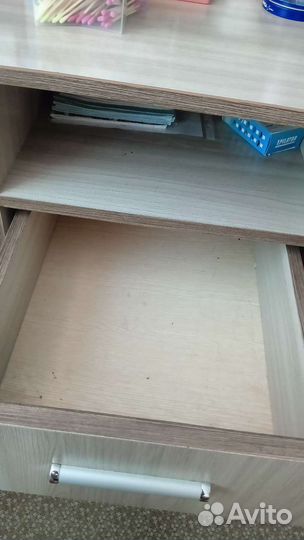 Угловой письменный стол