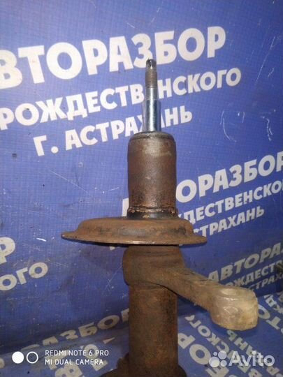 Передний амортизатор Ваз Лада 2110 седан 2110 2002
