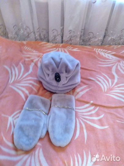 Комплект варежки и шапка женский