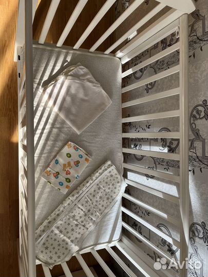 Детская кроватка с матрасом