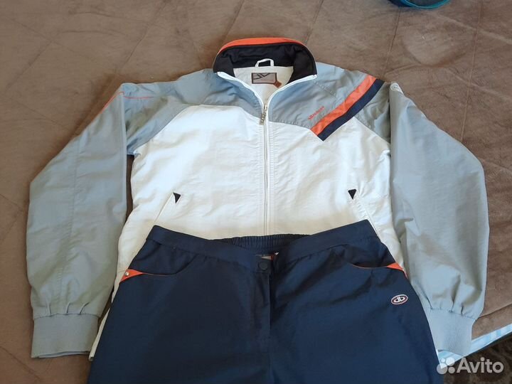 Спортивный костюм женский