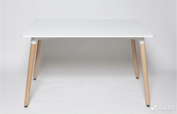 Комплект: обеденный стол и 4 стула