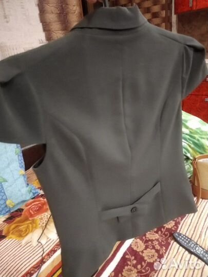 Жилет школьный новый