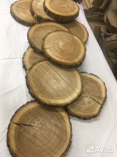 Слэб дерева и спилы