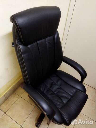 Кресло руководителя «Бюрократ» (натуральная кожа)