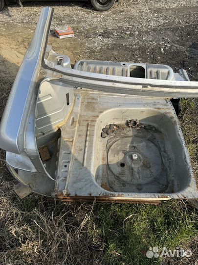 Заднее крыло машины