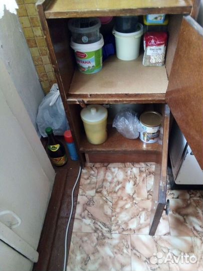 Тумбочка высокого 77см ширина 42см длина 40 см