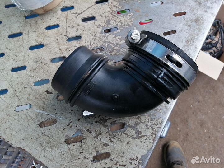 Патрубок впускного коллектора PT204 Jaguar LR