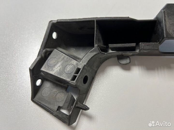 Крепление бампера лев. перед. BMW X3