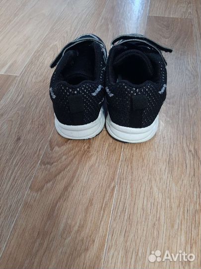 Кроссовки детские