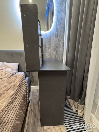 Письменный стол/трюмо