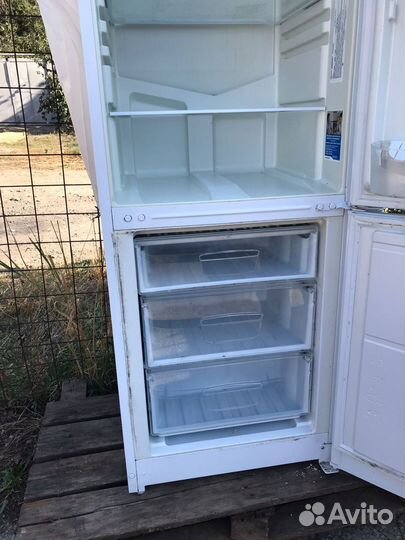 Холодильник indesit