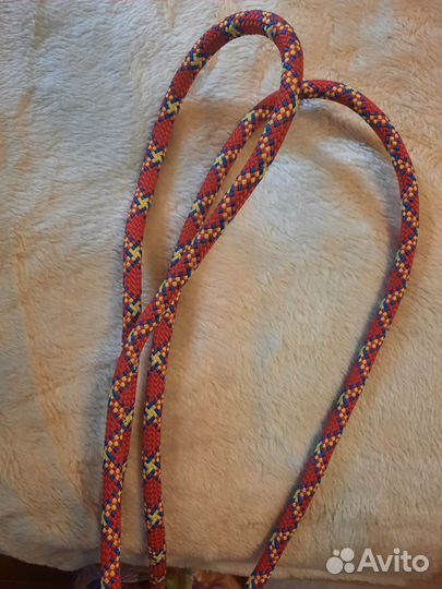 Гимнастическая скакалка