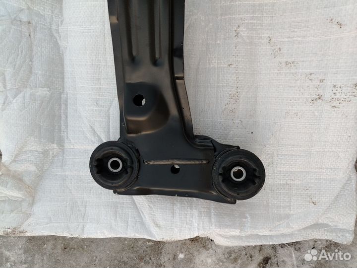 Задний подрамник Hyundai Tucson 2WD (1 поколение)