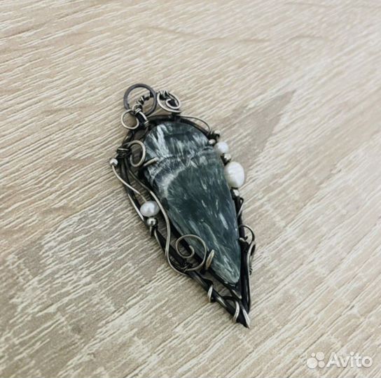 Кулон с натуральным камнем серафинит