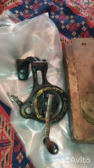 Швейная машинка зингер