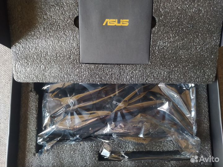 GTX 1070 Ti 8gb Asus Strix, полный комплект