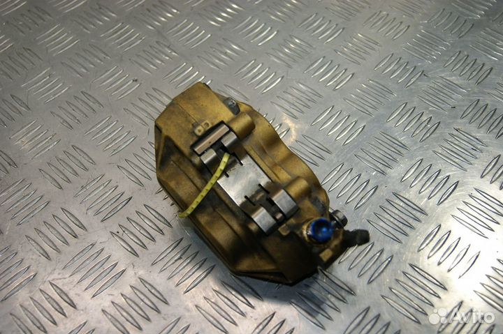 Суппорт передний левый Suzuki GSX-R1000 K1-K2, T70