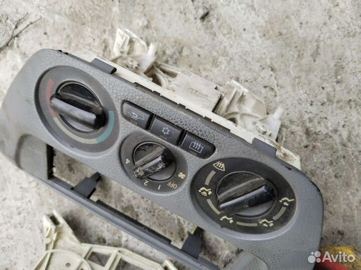 Блок управления печкой Митсубиси Лансер 9/седиа