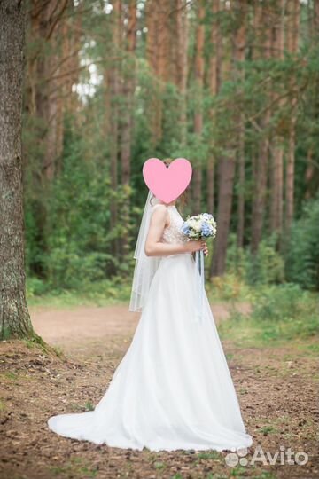 Свадебное платье (44 р-р)