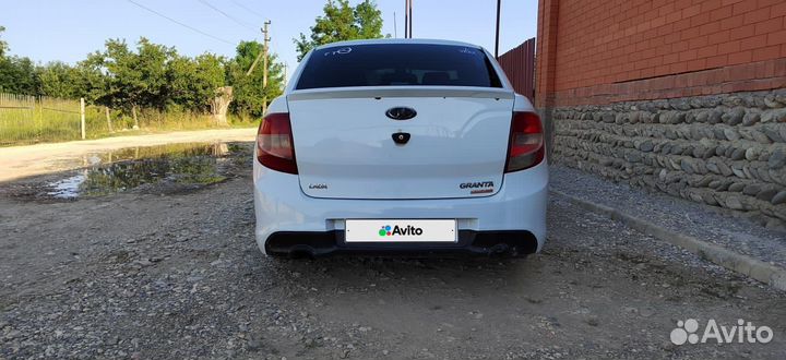 LADA Granta 1.6 МТ, 2015, битый, 200 000 км
