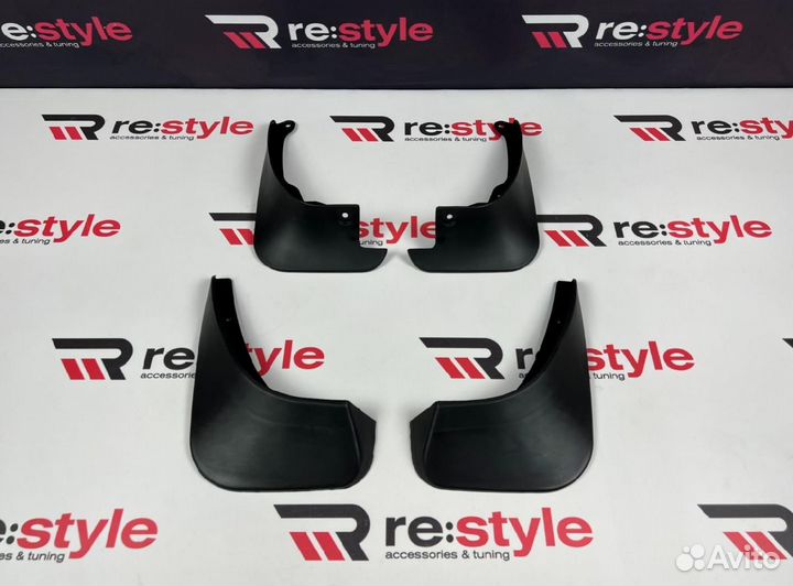Брызговики Toyota Yaris 90 Черные S2031
