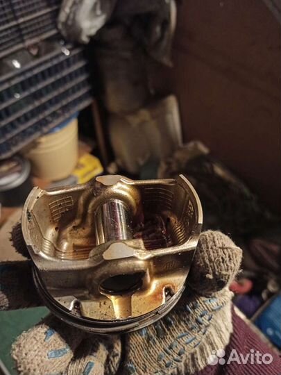 Поршни заводские Хрей 21179 оригинал 1.8л 16-кл