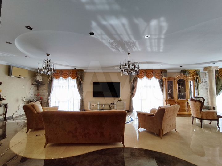 Дом 360 м² на участке 6 сот.