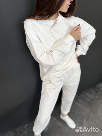 Спортивный костюм женский новый
