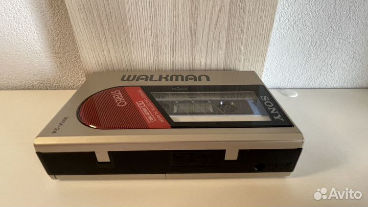 Кассетный плеер Sony Walkman WM-24