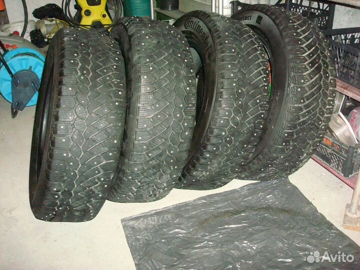 Continental Conti4x4IceContact 215/65 R16 102T